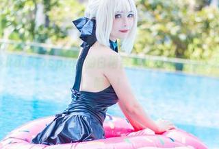 为什么Kitkat Cosplay的白裙合集让我想要停下来细细品味呢？！